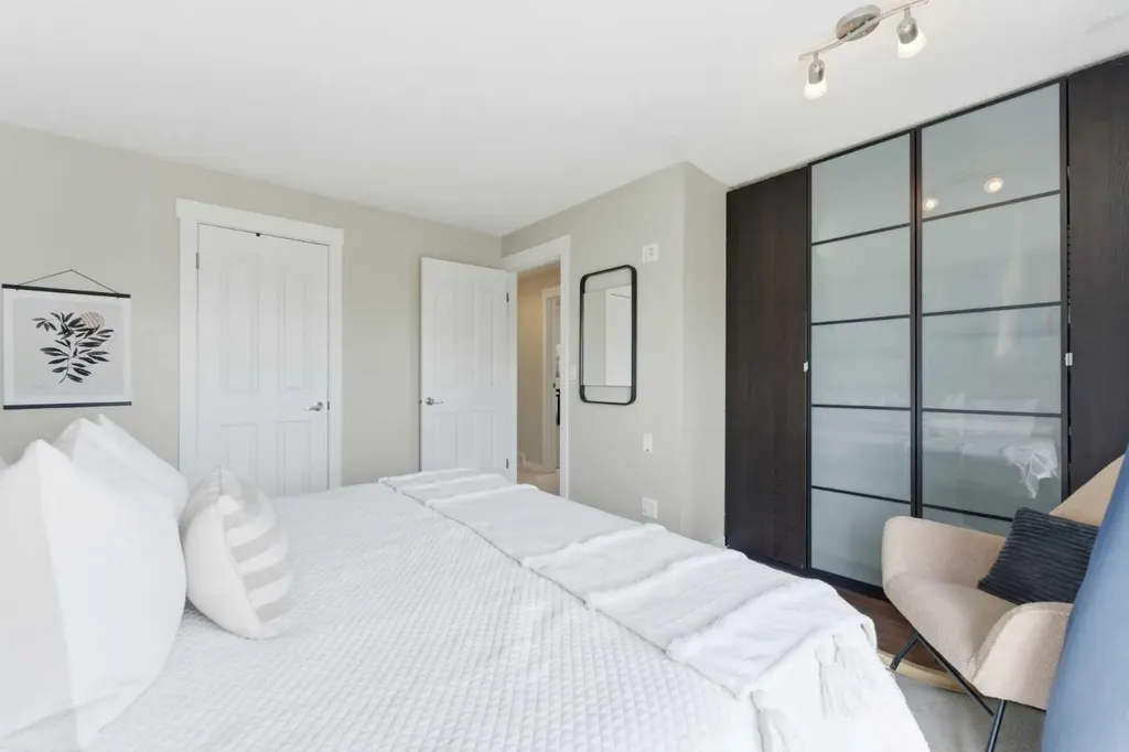 35 Millbank Road SW Calgary AB T2Y 2B6