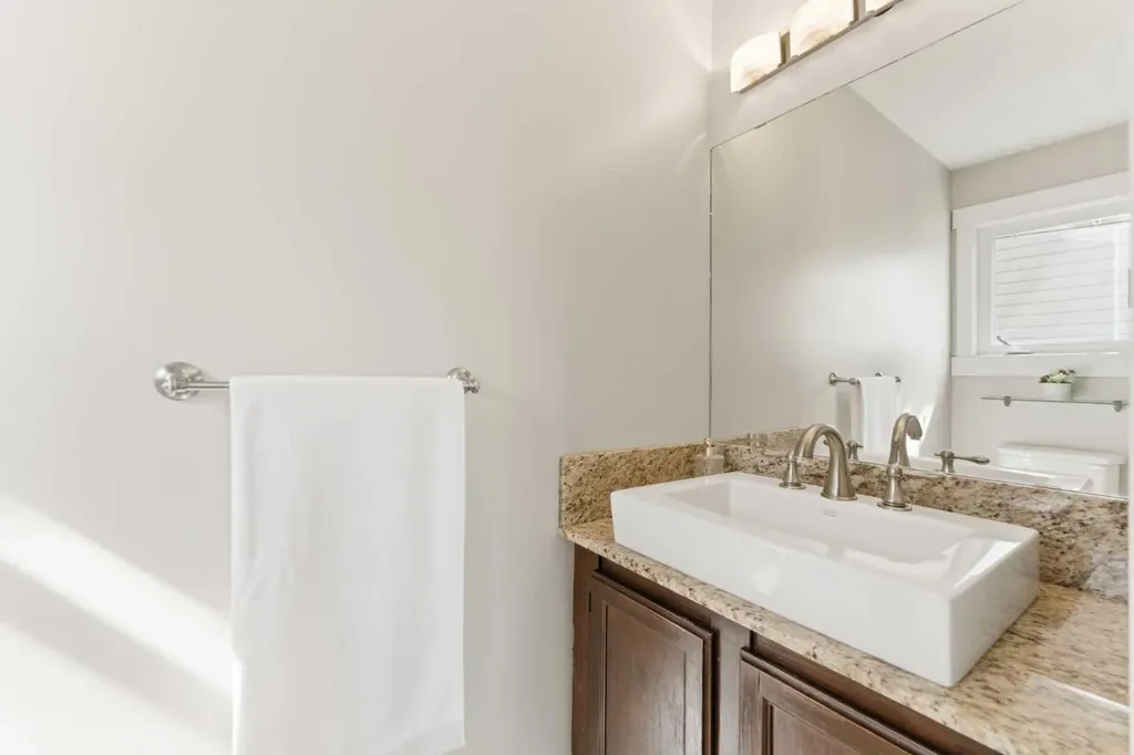 35 Millbank Road SW Calgary AB T2Y 2B6