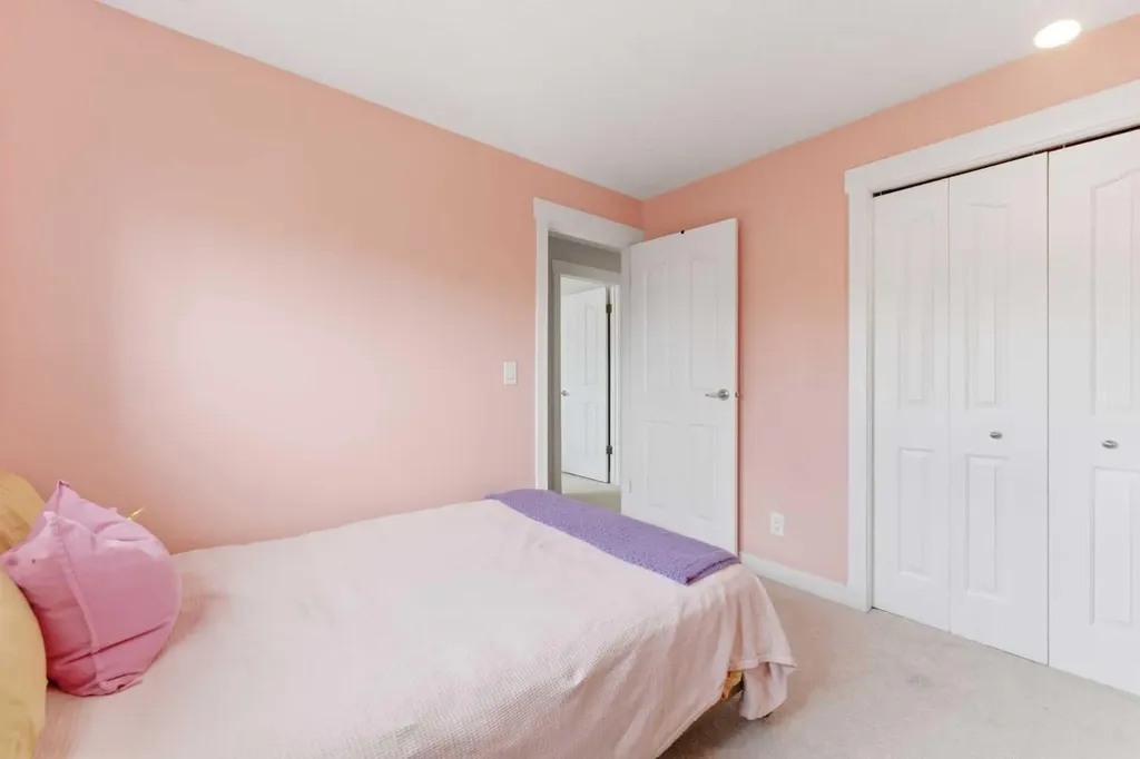 35 Millbank Road SW Calgary AB T2Y 2B6
