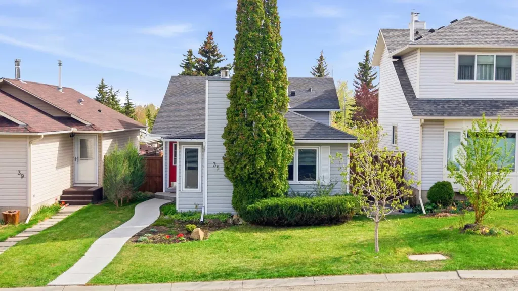 35 Millbank Road SW Calgary AB T2Y 2B6