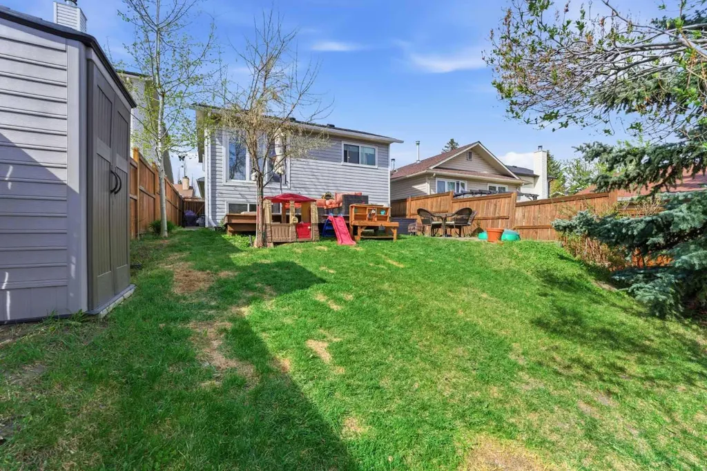 35 Millbank Road SW Calgary AB T2Y 2B6