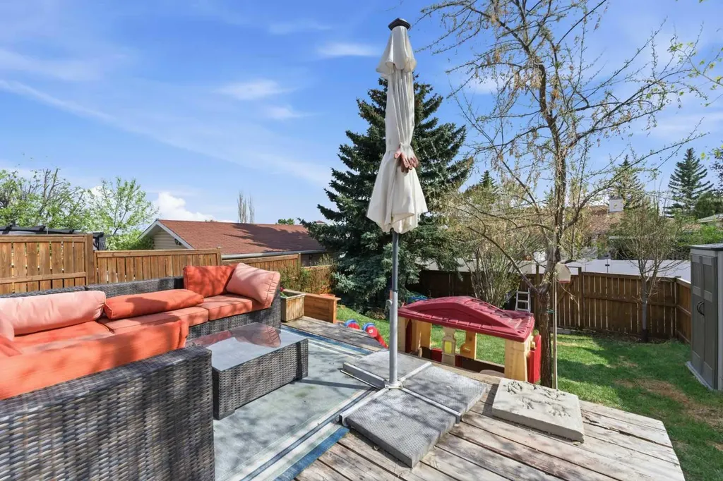 35 Millbank Road SW Calgary AB T2Y 2B6
