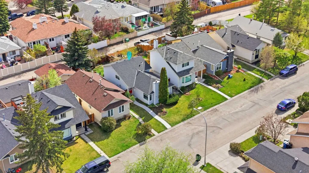 35 Millbank Road SW Calgary AB T2Y 2B6