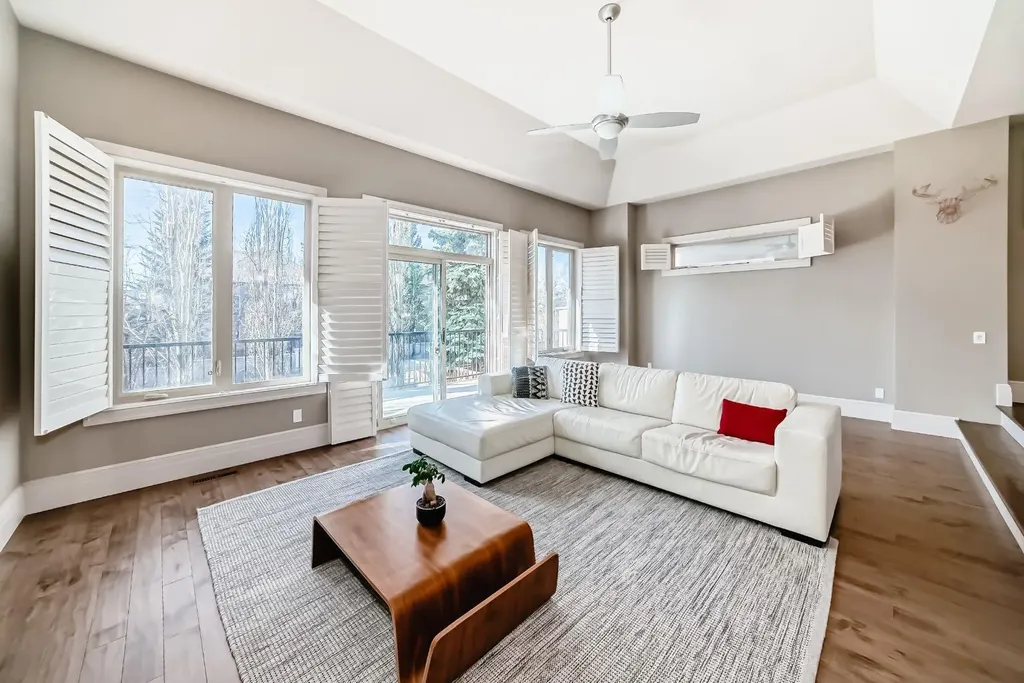 55 Aspen Meadows Green SW Calgary AB T3H 5J9