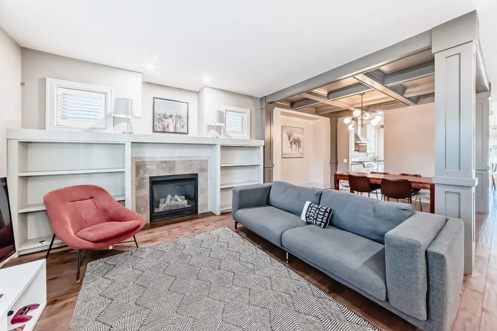 55 Aspen Meadows Green SW Calgary AB T3H 5J9