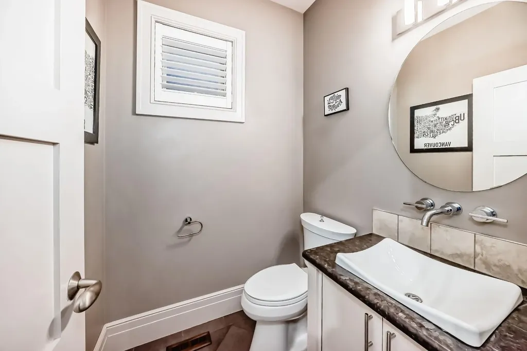 55 Aspen Meadows Green SW Calgary AB T3H 5J9