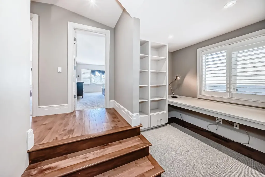 55 Aspen Meadows Green SW Calgary AB T3H 5J9