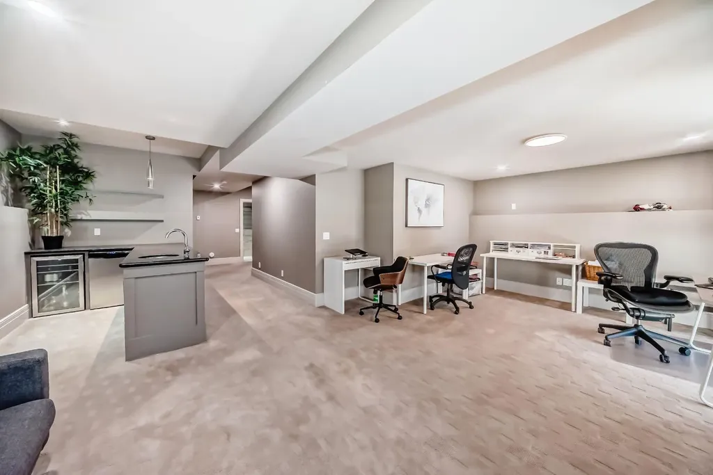 55 Aspen Meadows Green SW Calgary AB T3H 5J9
