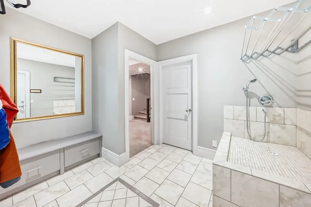55 Aspen Meadows Green SW Calgary AB T3H 5J9