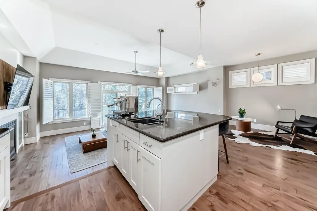 55 Aspen Meadows Green SW Calgary AB T3H 5J9