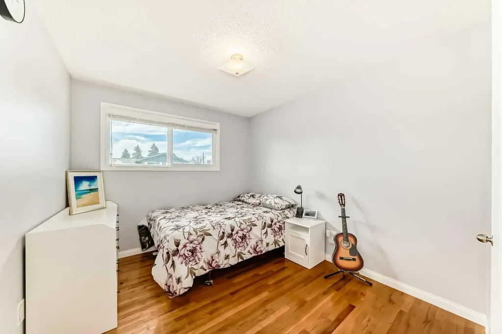 5104 Marshall Road NE Calgary AB T2A 2Y9