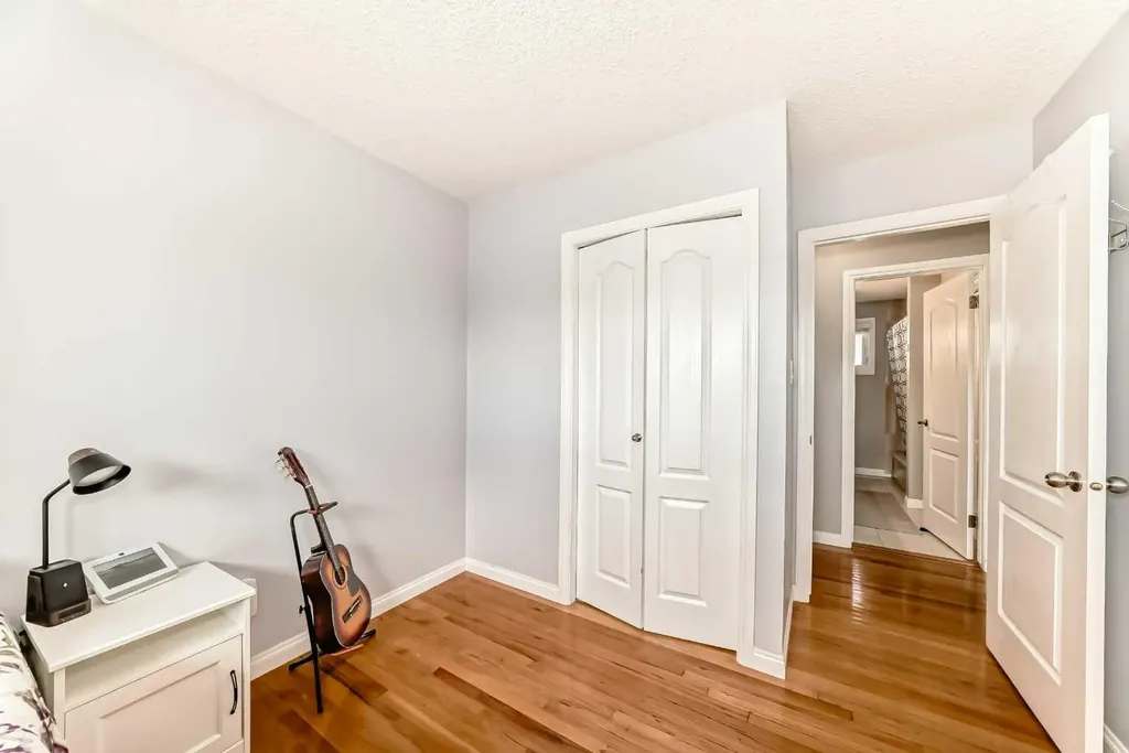 5104 Marshall Road NE Calgary AB T2A 2Y9