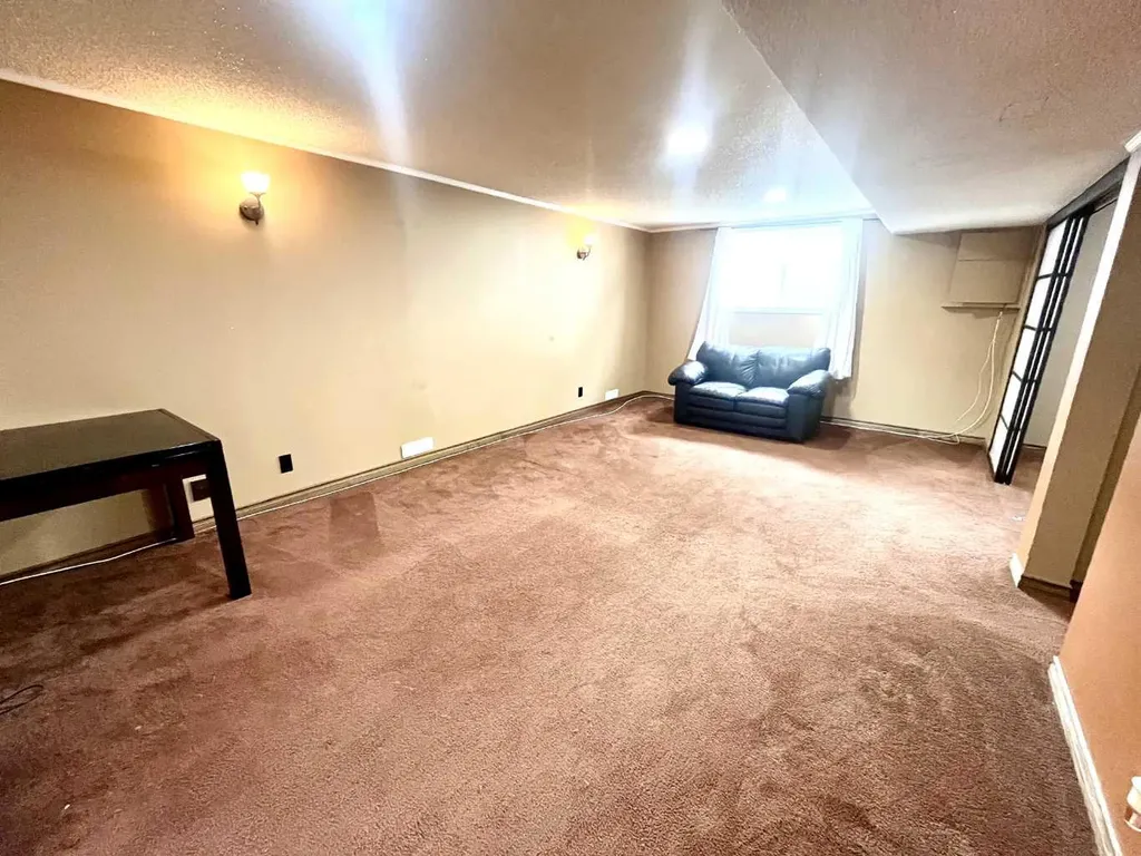 5104 Marshall Road NE Calgary AB T2A 2Y9