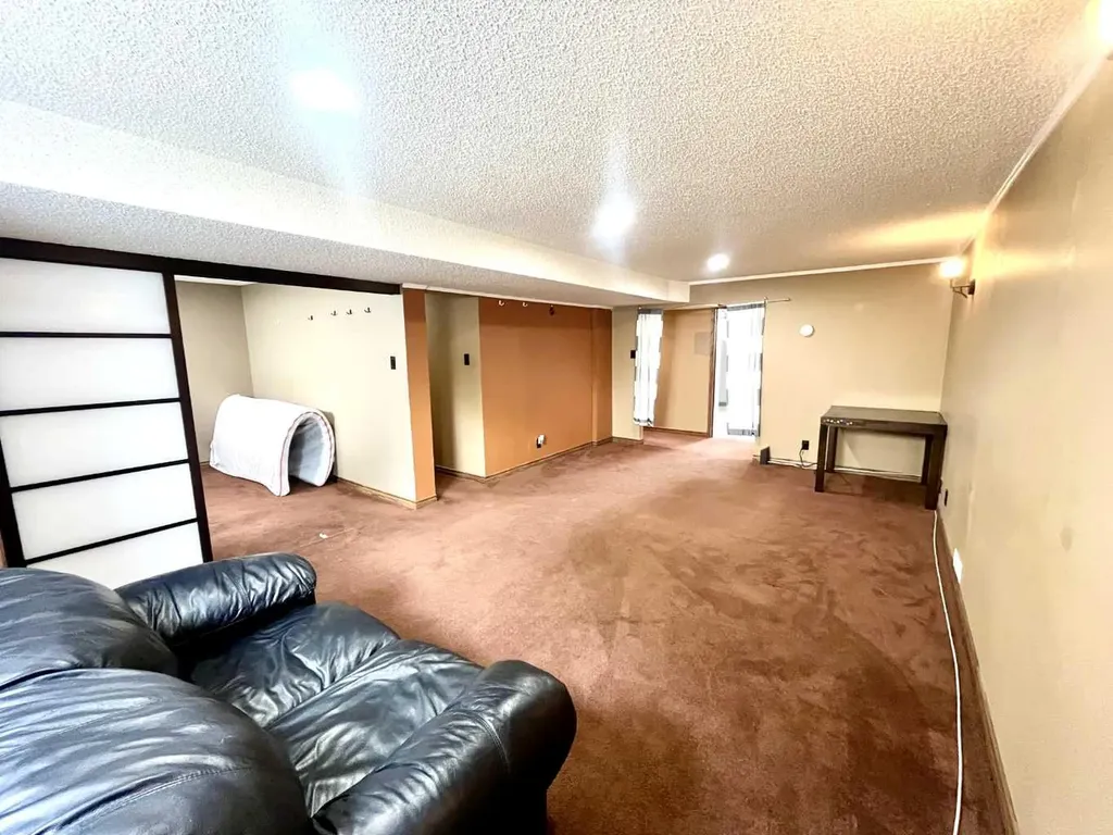 5104 Marshall Road NE Calgary AB T2A 2Y9