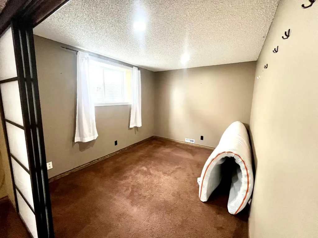 5104 Marshall Road NE Calgary AB T2A 2Y9