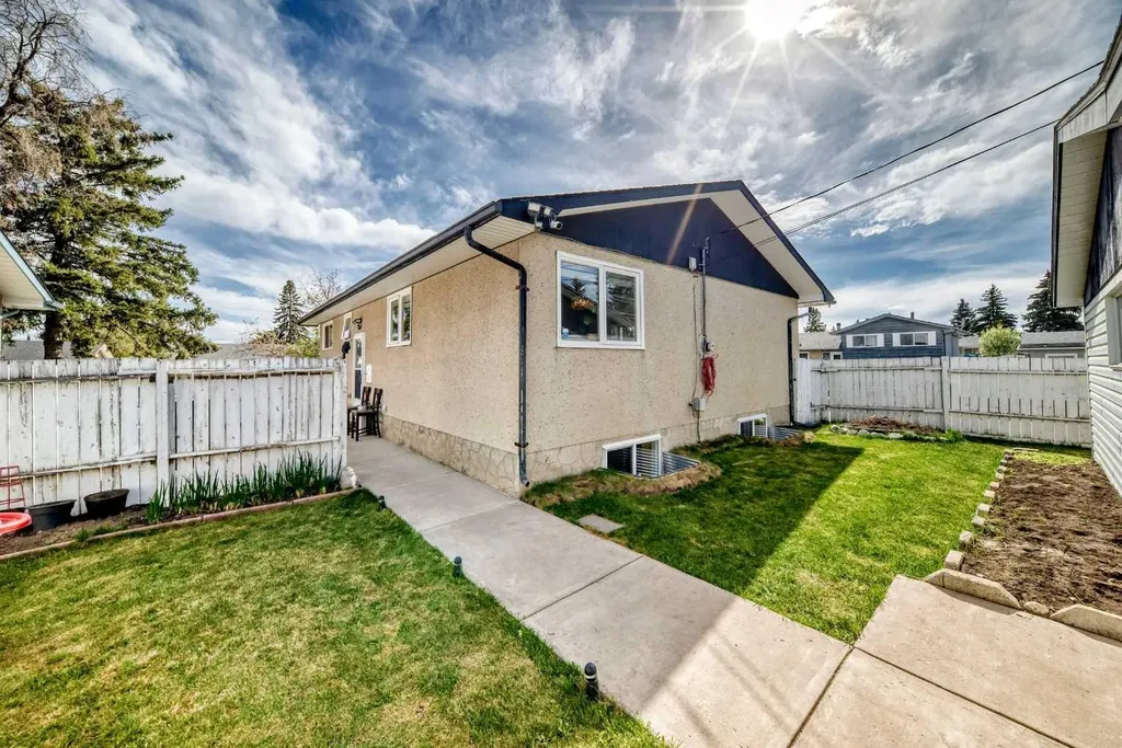 5104 Marshall Road NE Calgary AB T2A 2Y9