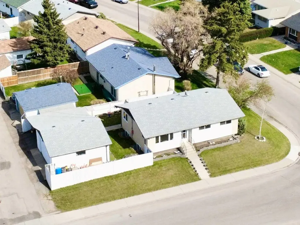 5104 Marshall Road NE Calgary AB T2A 2Y9