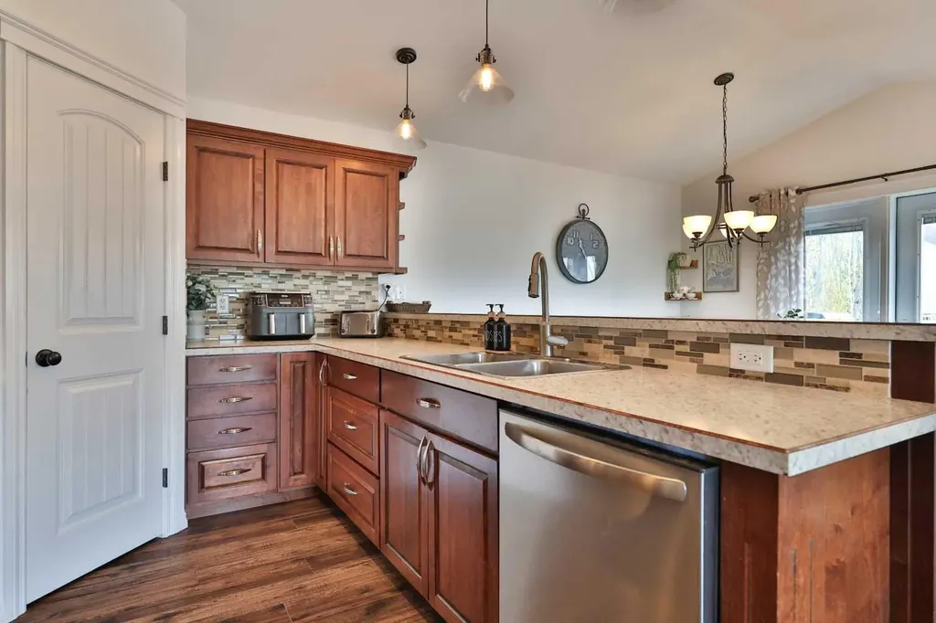 402 11 Street Nobleford AB T0L 1S0