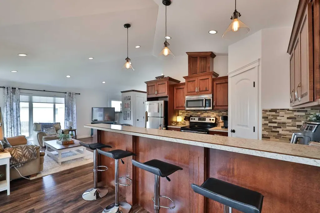 402 11 Street Nobleford AB T0L 1S0