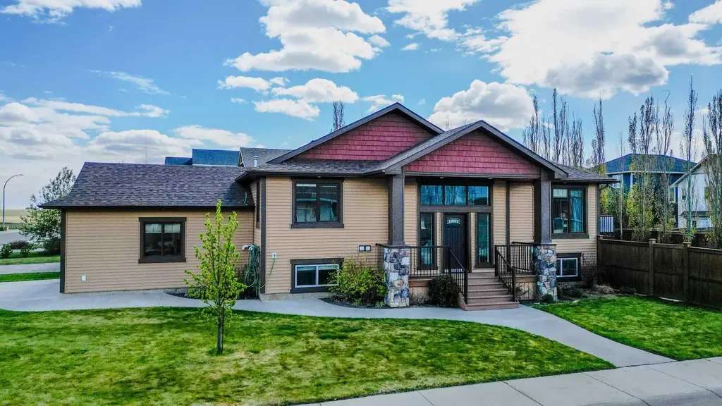 402 11 Street Nobleford AB T0L 1S0