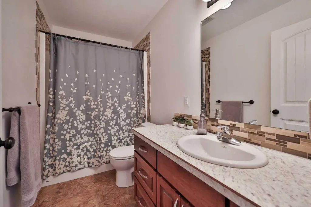 402 11 Street Nobleford AB T0L 1S0