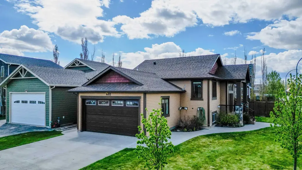 402 11 Street Nobleford AB T0L 1S0