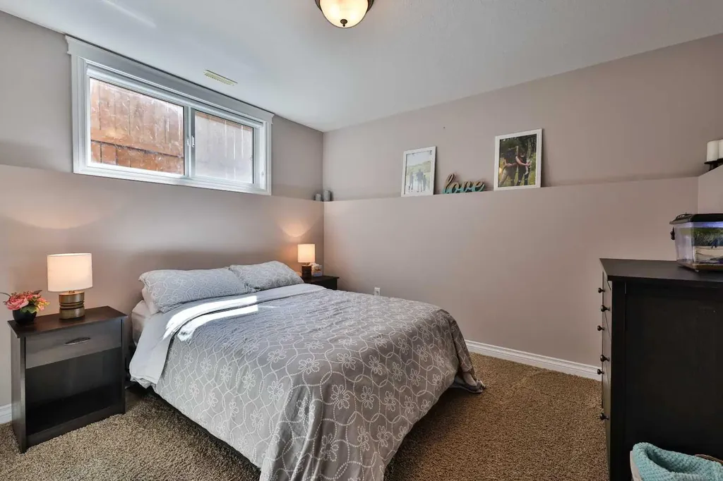 402 11 Street Nobleford AB T0L 1S0