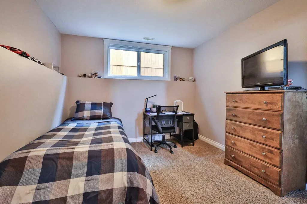 402 11 Street Nobleford AB T0L 1S0