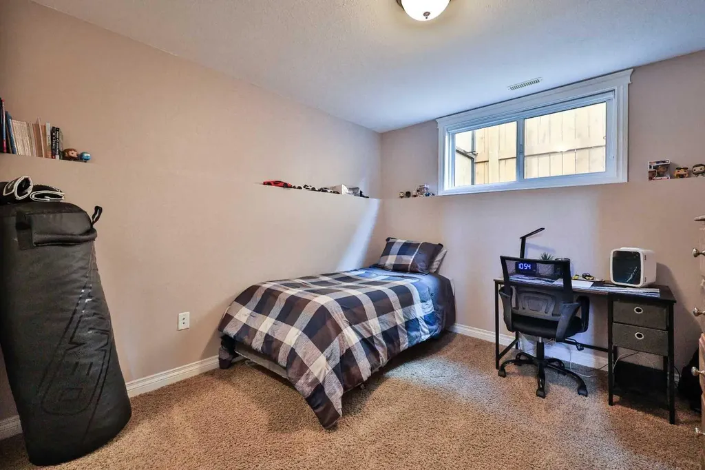 402 11 Street Nobleford AB T0L 1S0