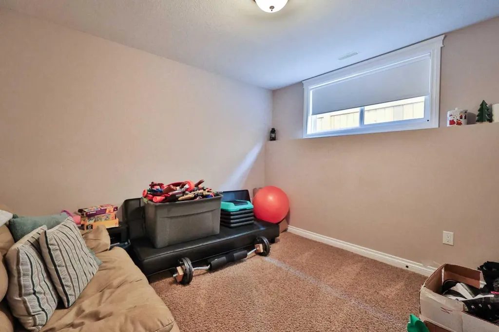 402 11 Street Nobleford AB T0L 1S0