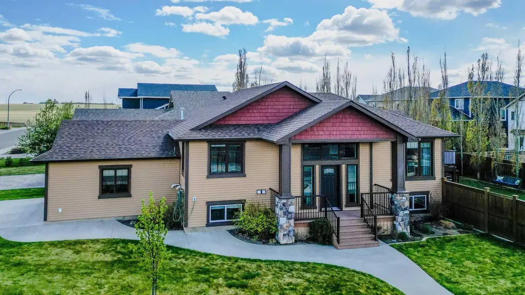 402 11 Street Nobleford AB T0L 1S0