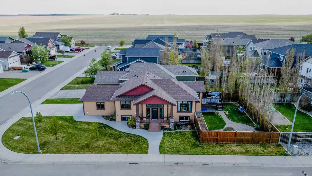 402 11 Street Nobleford AB T0L 1S0