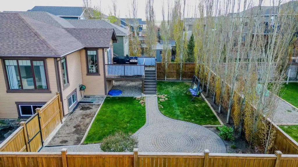 402 11 Street Nobleford AB T0L 1S0