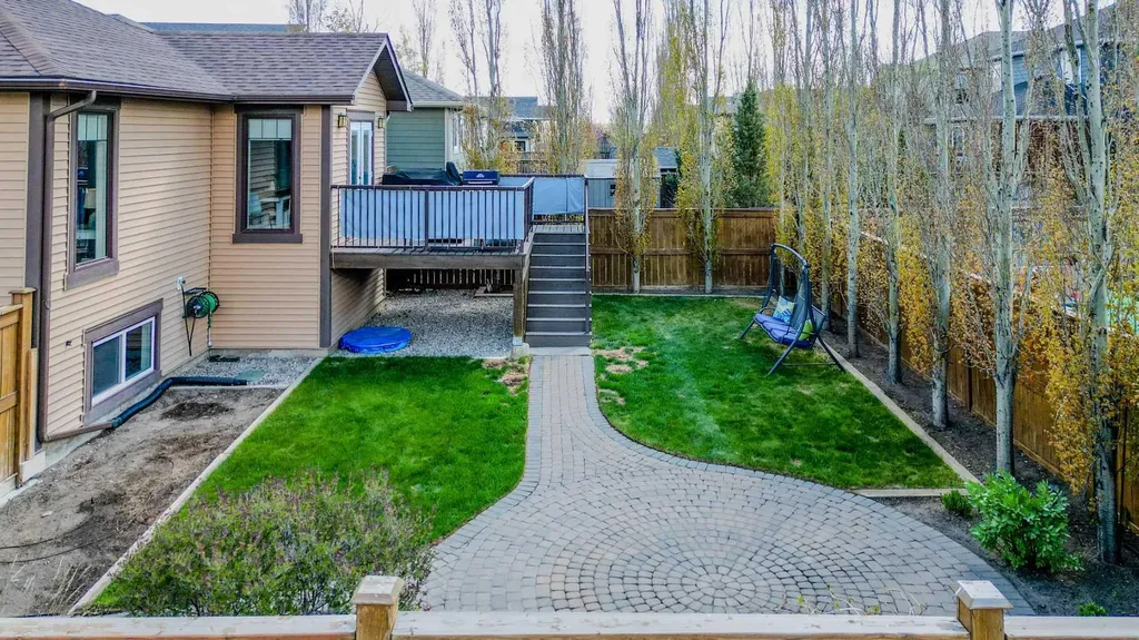 402 11 Street Nobleford AB T0L 1S0