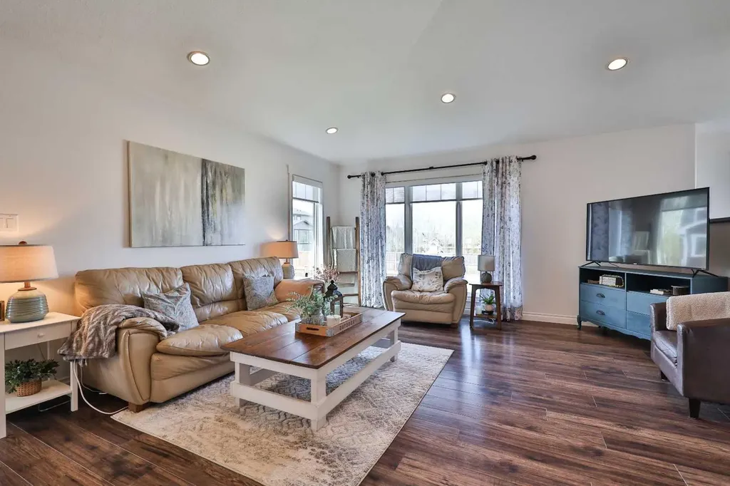 402 11 Street Nobleford AB T0L 1S0