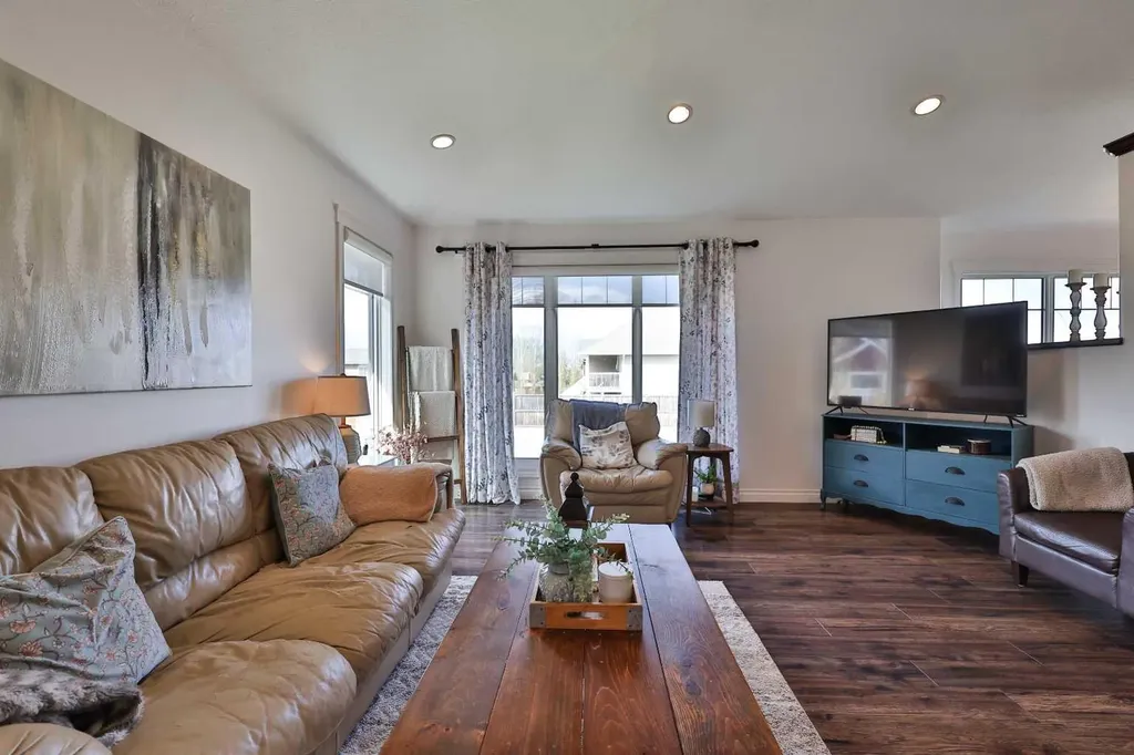 402 11 Street Nobleford AB T0L 1S0