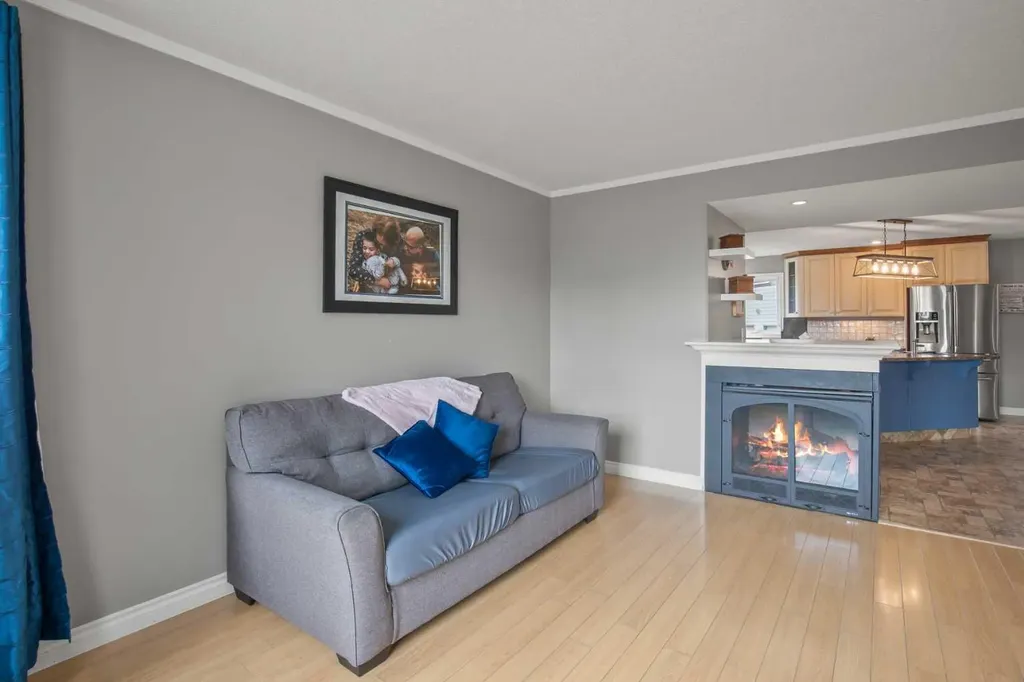 35 Taylor Drive Lacombe AB T4L 2N9
