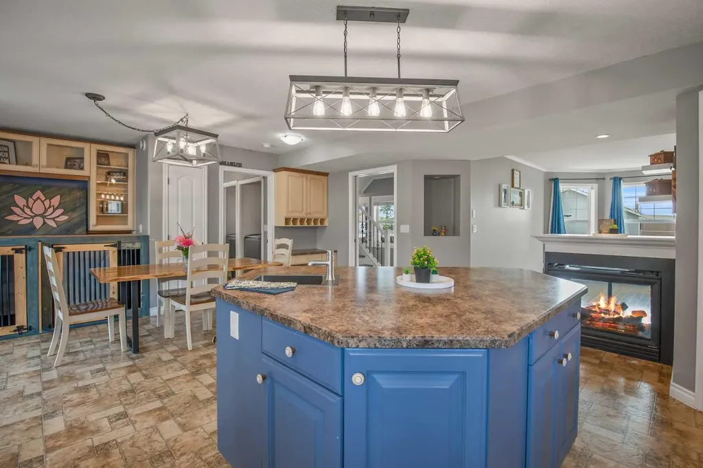 35 Taylor Drive Lacombe AB T4L 2N9