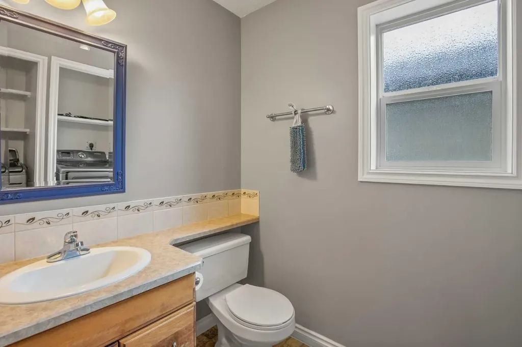 35 Taylor Drive Lacombe AB T4L 2N9