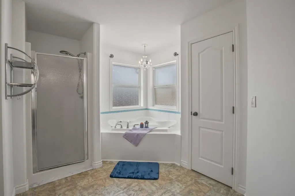 35 Taylor Drive Lacombe AB T4L 2N9