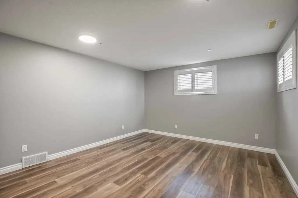 35 Taylor Drive Lacombe AB T4L 2N9