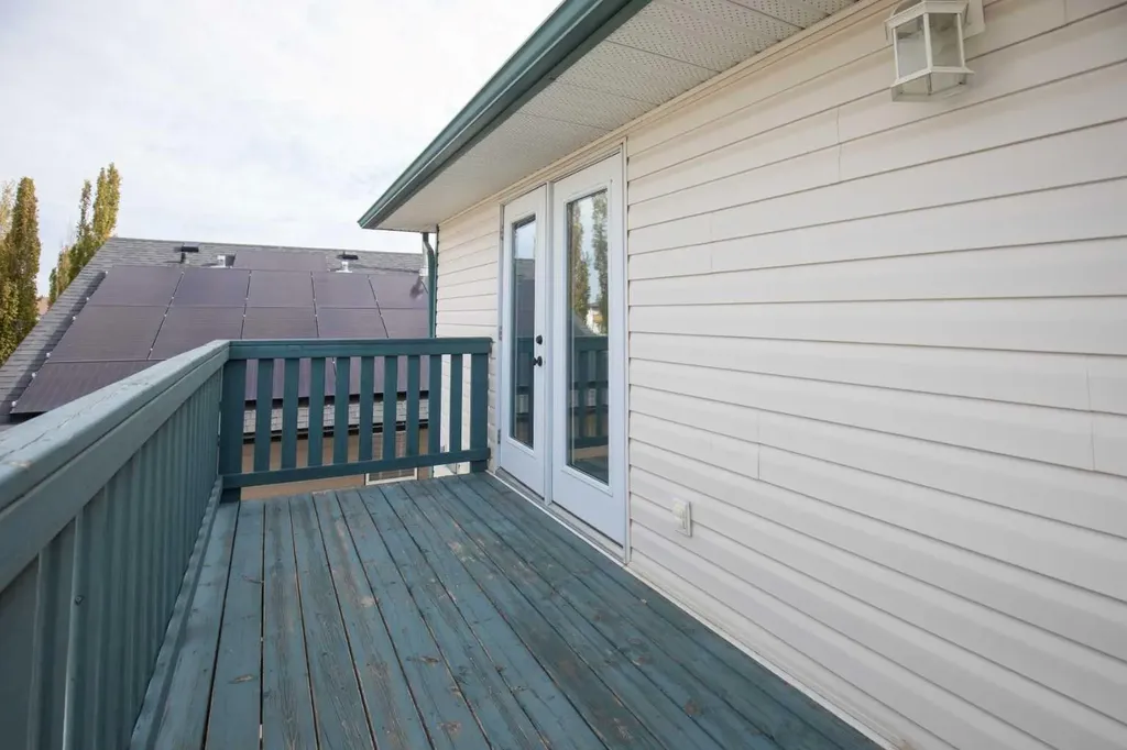 35 Taylor Drive Lacombe AB T4L 2N9