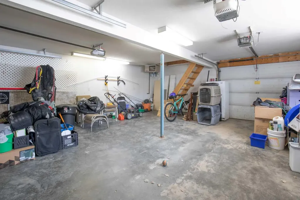 35 Taylor Drive Lacombe AB T4L 2N9