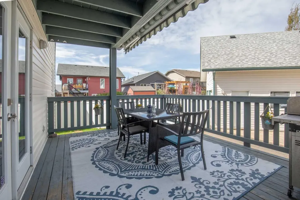 35 Taylor Drive Lacombe AB T4L 2N9