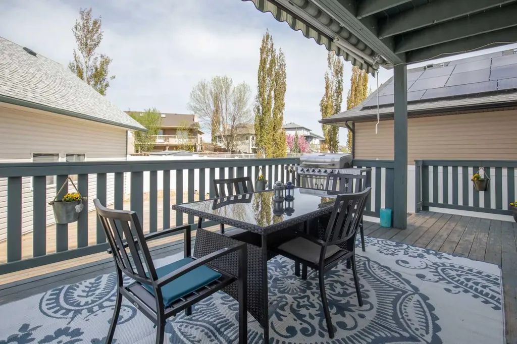 35 Taylor Drive Lacombe AB T4L 2N9