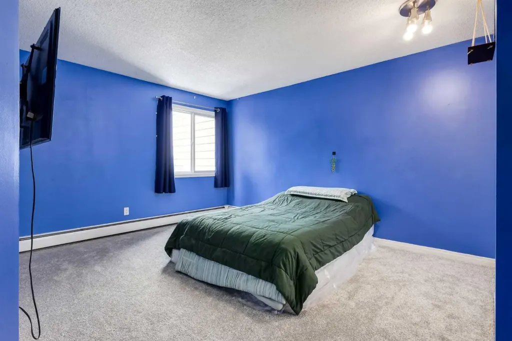 70 Glamis Drive SW Calgary AB T3E 6T6