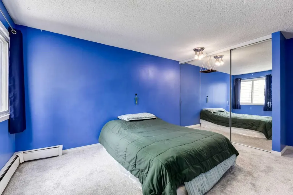 70 Glamis Drive SW Calgary AB T3E 6T6