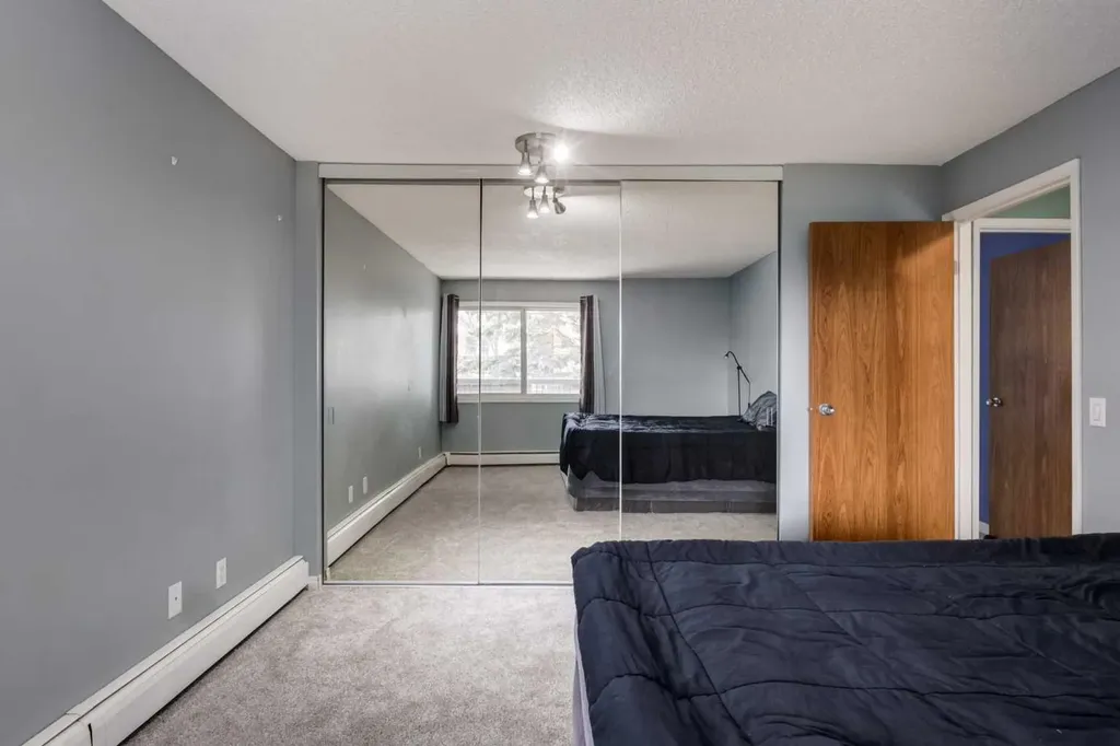 70 Glamis Drive SW Calgary AB T3E 6T6