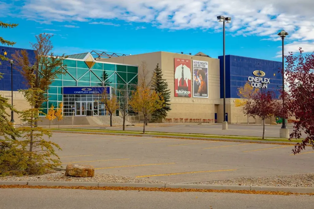 70 Glamis Drive SW Calgary AB T3E 6T6