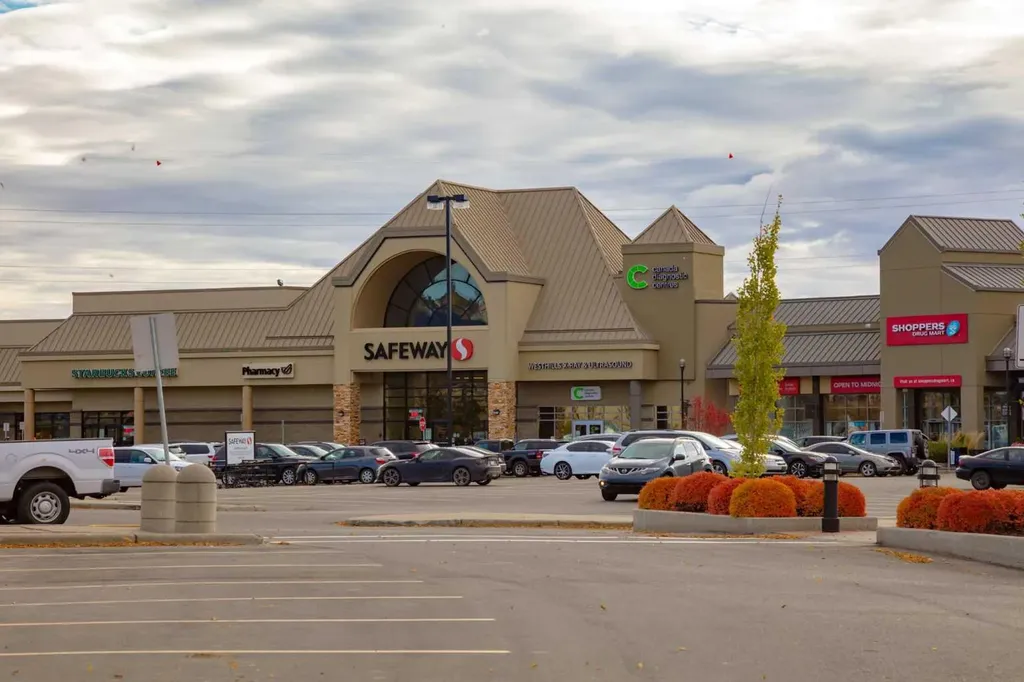 70 Glamis Drive SW Calgary AB T3E 6T6